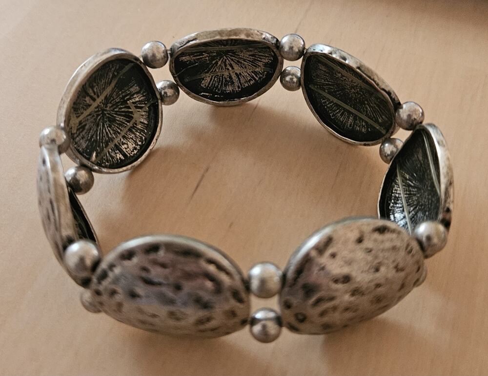 Silver Tones Elastic Bangle Bracelet Discs